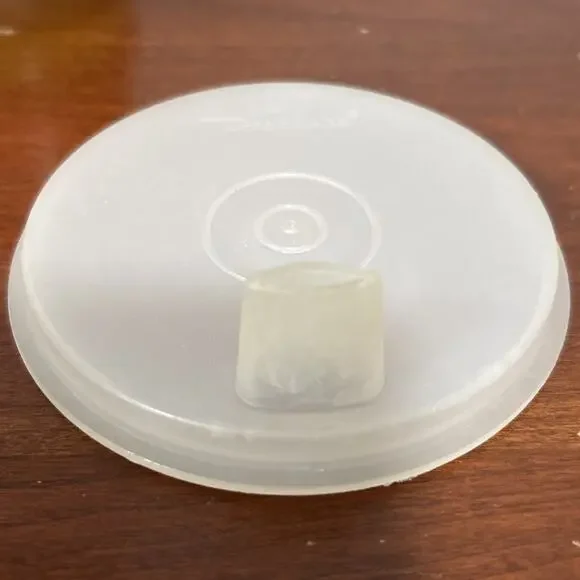 Tupperware 109 7oz Bell Cups Primary Colors 1552 Lips Used Condition - Picture 3 of 11